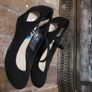 Me Too wedge shoe size 10W